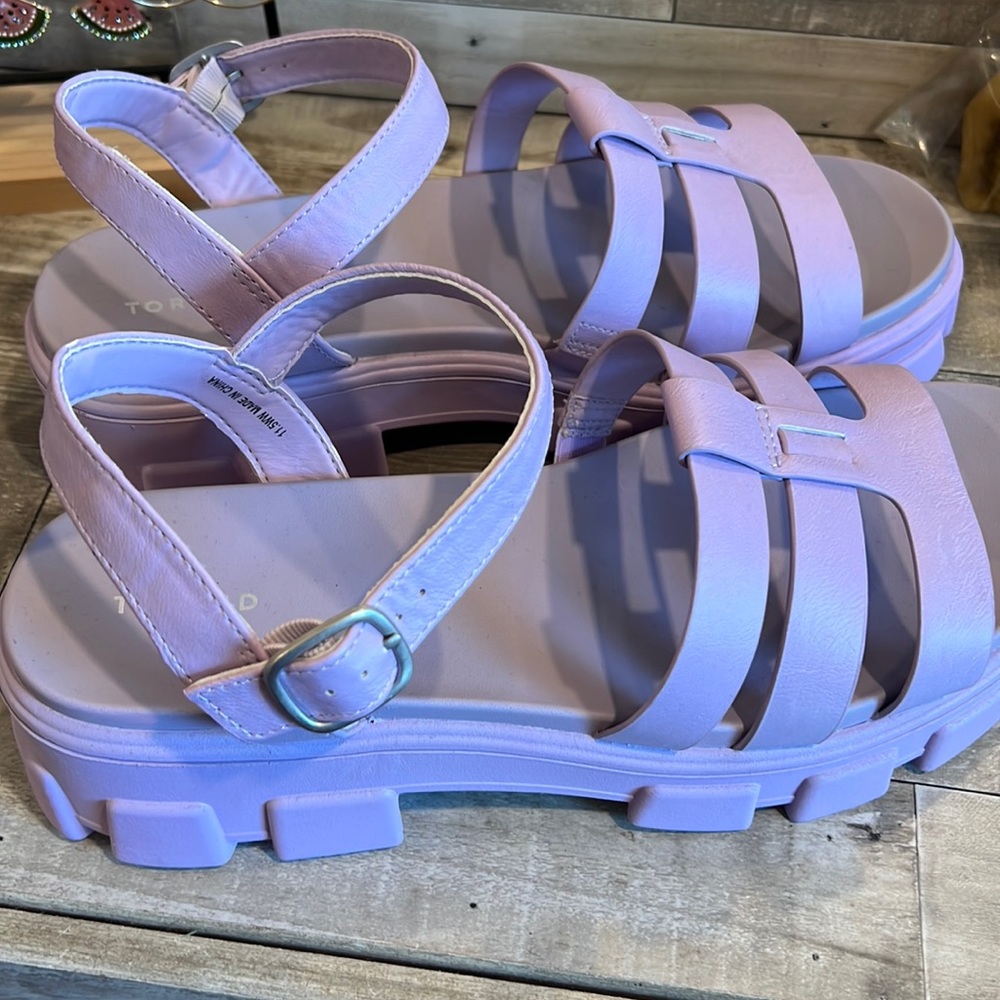 Beautiful lilac/lavender sandals size 11.5WW Torrid, never worn